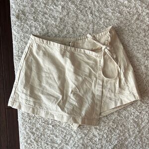 PrettyLittleThing Cream Tie-Waist Skorts